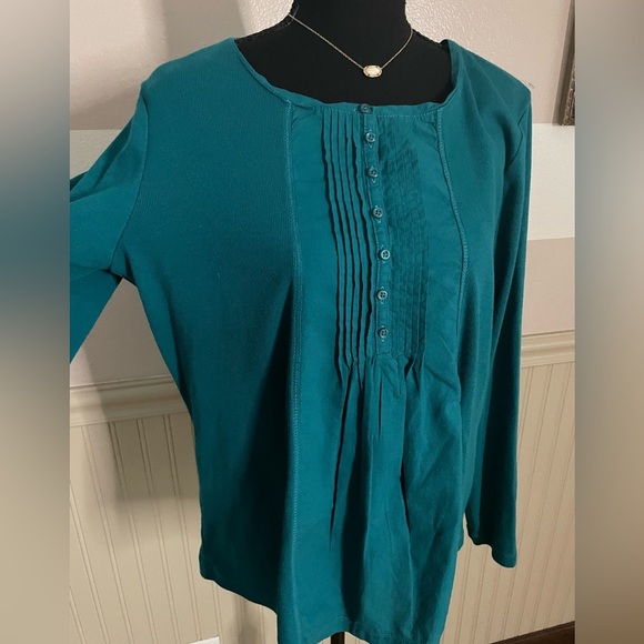 L.L. Bean long-. sleeve pintuck shirt, Teal Button-Front Size Large - Picture 2 of 9